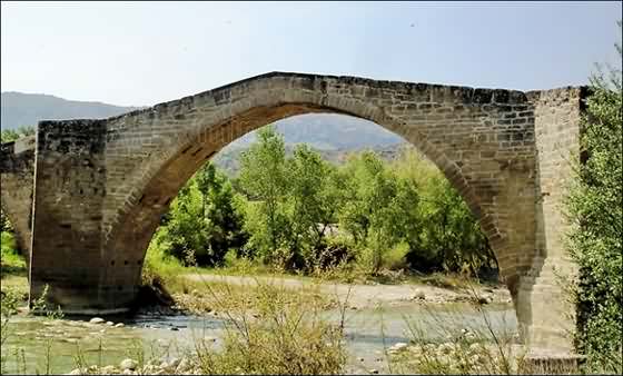  Puente sobre el río Isábena 