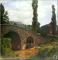  Puente sobre el río Bail 